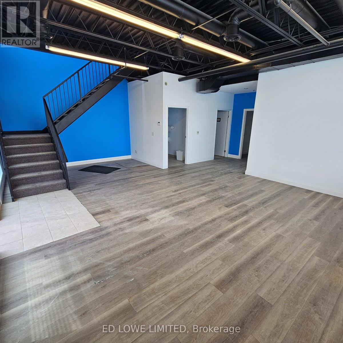 P - 576 Bryne Drive, Barrie, Ontario  L4N 9P6 - Photo 2 - S12805150