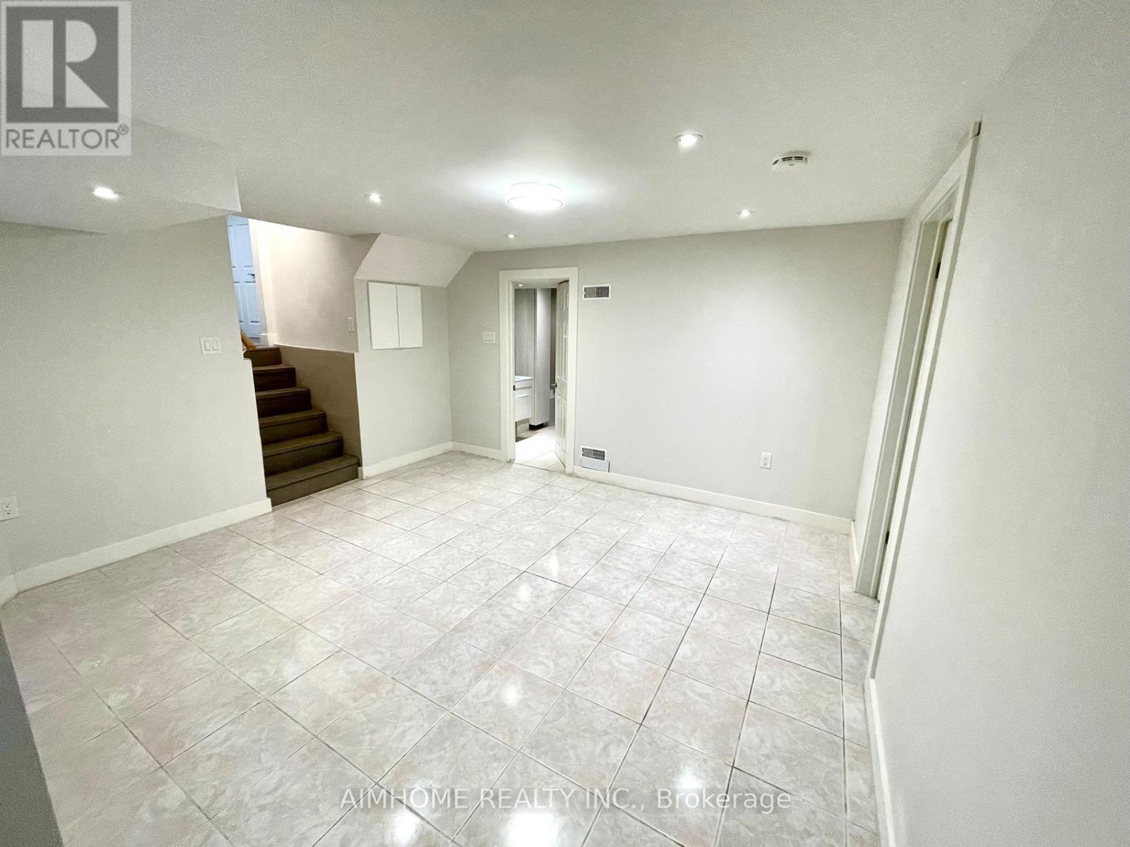 Lower - 4090 Woodington Drive, Mississauga, Ontario  L4Z 1K3 - Photo 3 - W12804984