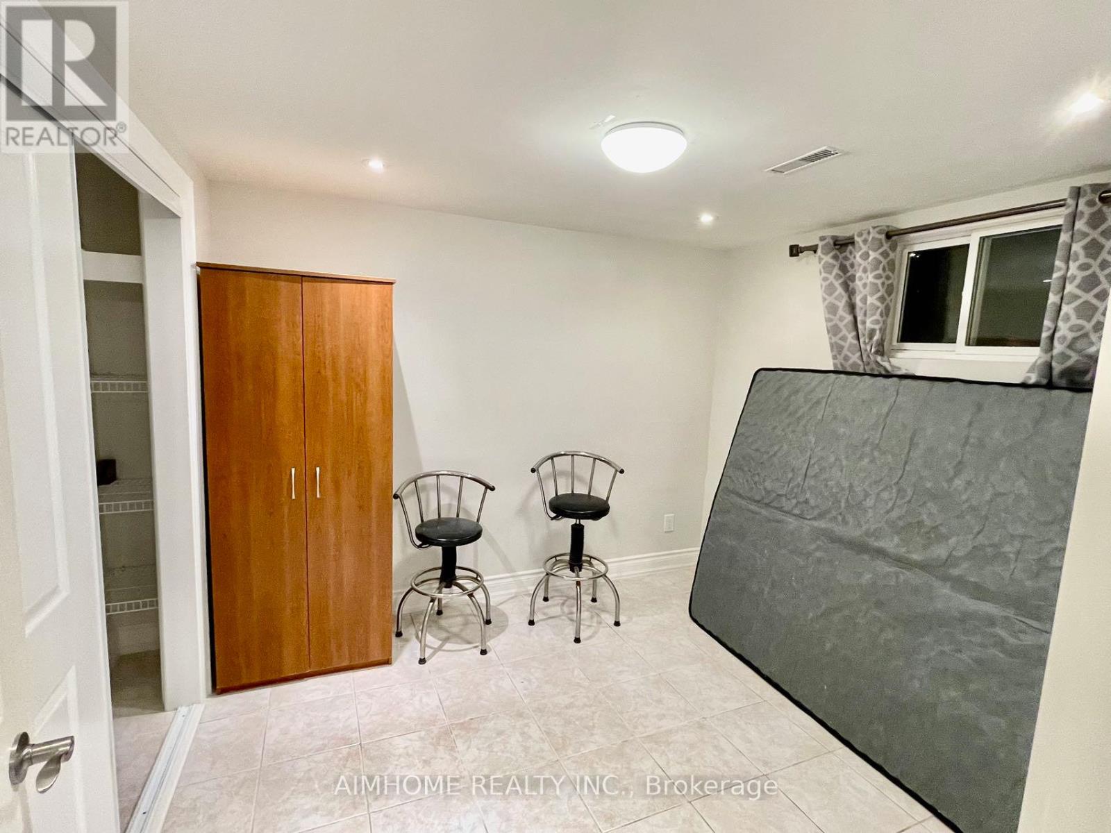 Lower - 4090 Woodington Drive, Mississauga, Ontario  L4Z 1K3 - Photo 6 - W12804984