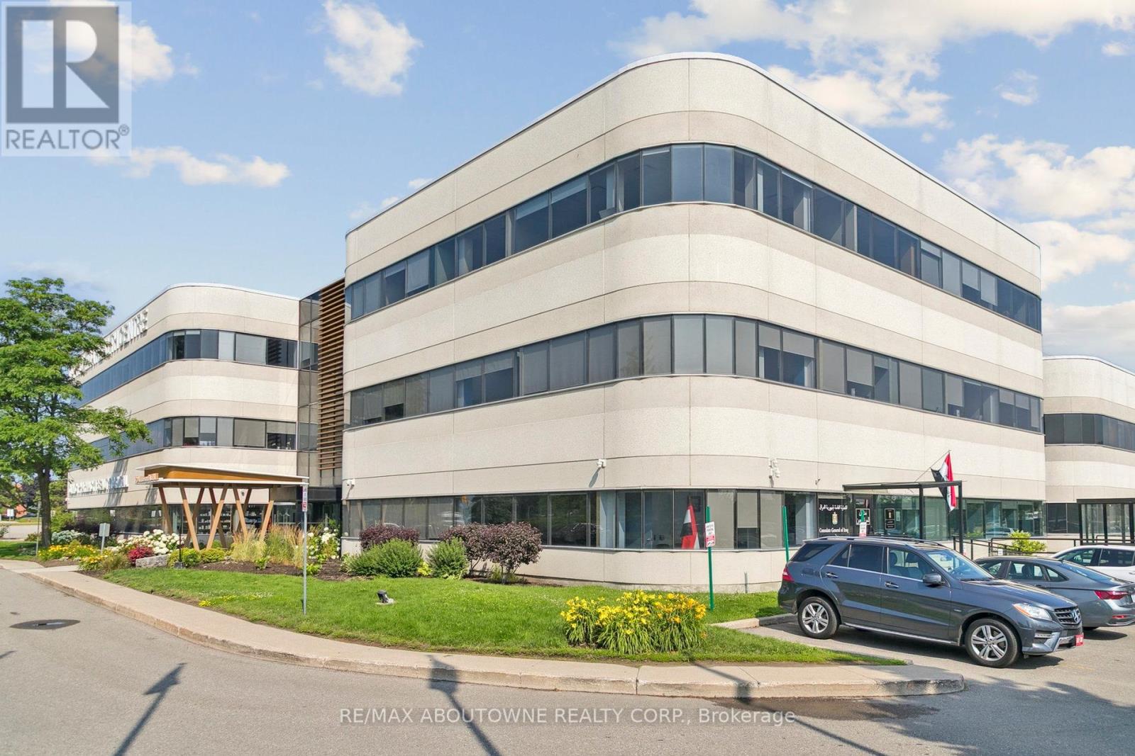 211-2 - 320 Matheson Boulevard W, Mississauga, Ontario  L5R 0H2 - Photo 2 - W12805014