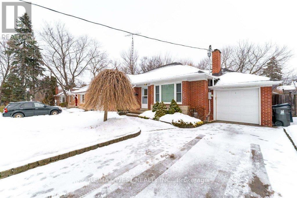 5 Glenn Murray Drive, Toronto, Ontario  M8Y 3H2 - Photo 2 - W12805046