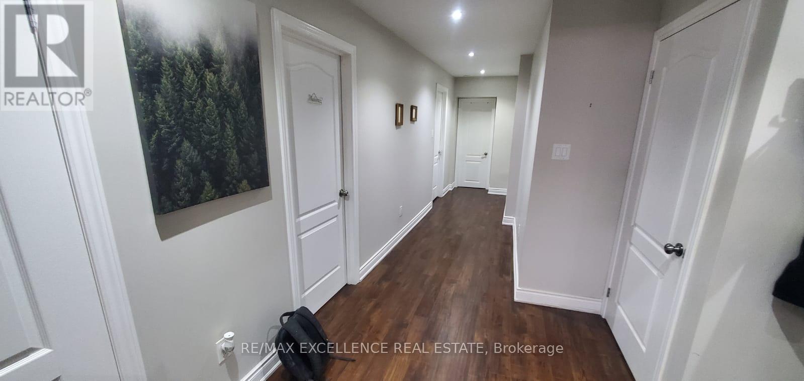 28 Midsummer Drive, Brampton, Ontario  L6P 3E5 - Photo 10 - W12805052