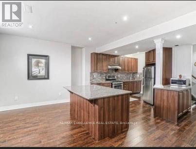 28 Midsummer Drive, Brampton, Ontario  L6P 3E5 - Photo 5 - W12805052