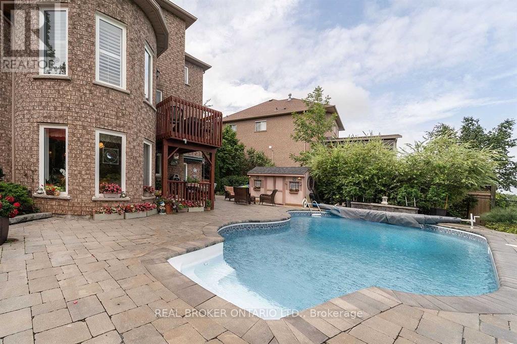 39 Pinebrook Circle, Caledon, Ontario  L7C 1C4 - Photo 48 - W12805062