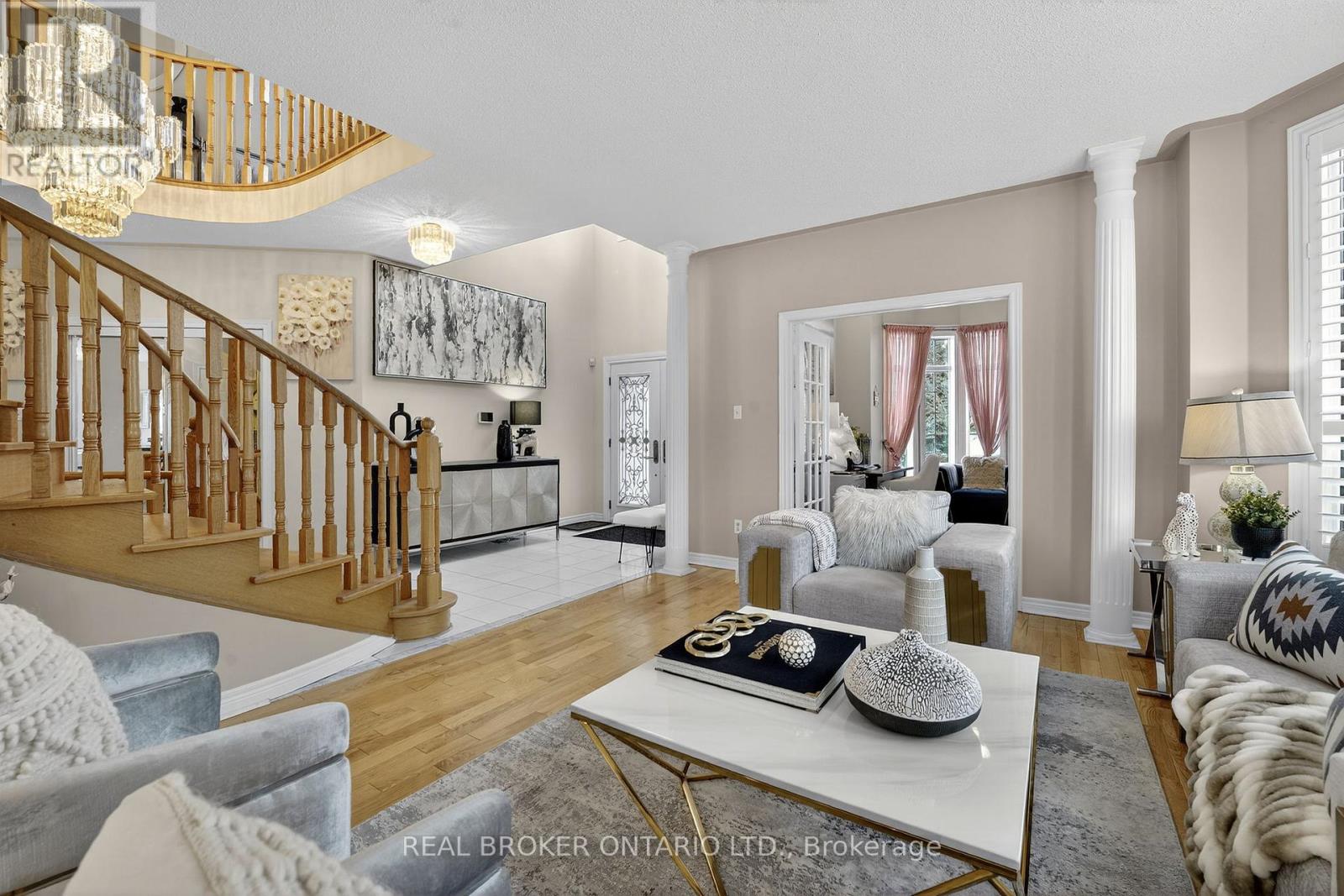 39 Pinebrook Circle, Caledon, Ontario  L7C 1C4 - Photo 6 - W12805062