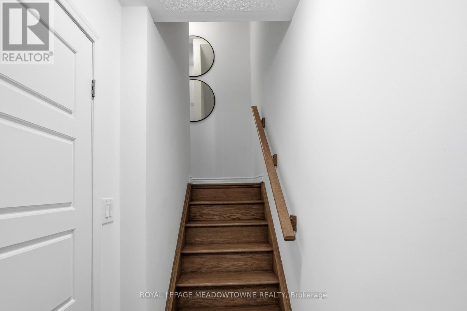 1272 Wintergreen Place, Milton, Ontario  L9E 1S4 - Photo 8 - W12805068