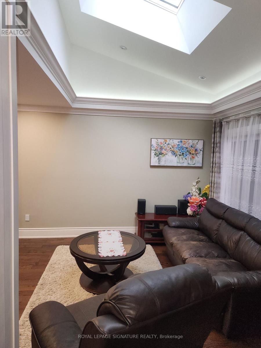 4281 Woodington Drive, Mississauga (Rathwood), Ontario  L4Z 1M1 - Photo 11 - W12805092