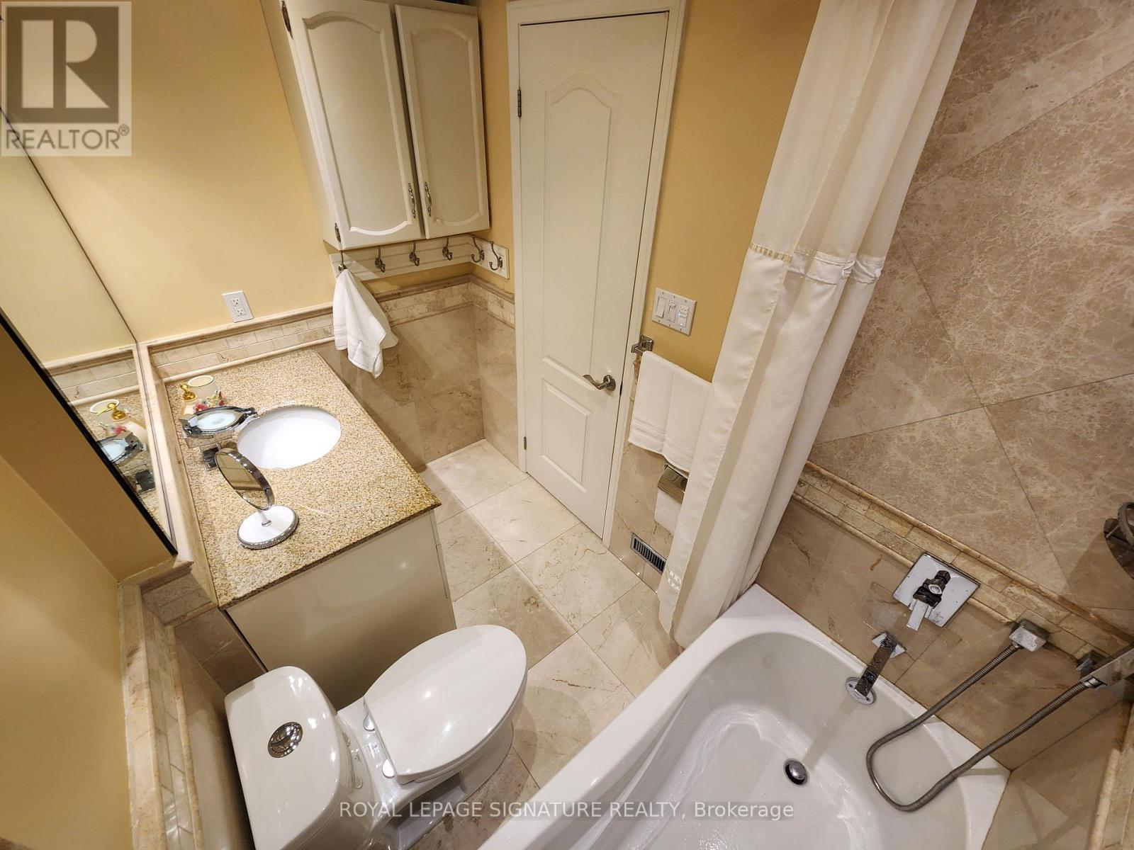 4281 Woodington Drive, Mississauga (Rathwood), Ontario  L4Z 1M1 - Photo 16 - W12805092