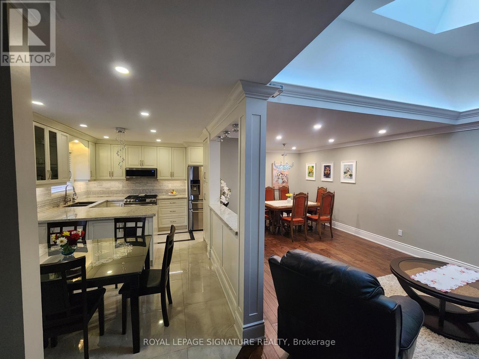 4281 Woodington Drive, Mississauga (Rathwood), Ontario  L4Z 1M1 - Photo 4 - W12805092