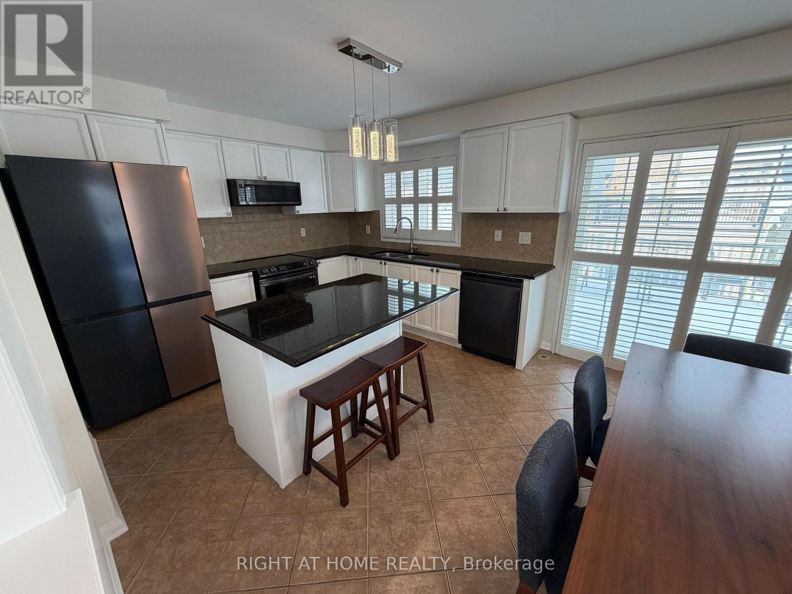 629 Scott Boulevard, Milton, Ontario  L9T 0P4 - Photo 11 - W12805102