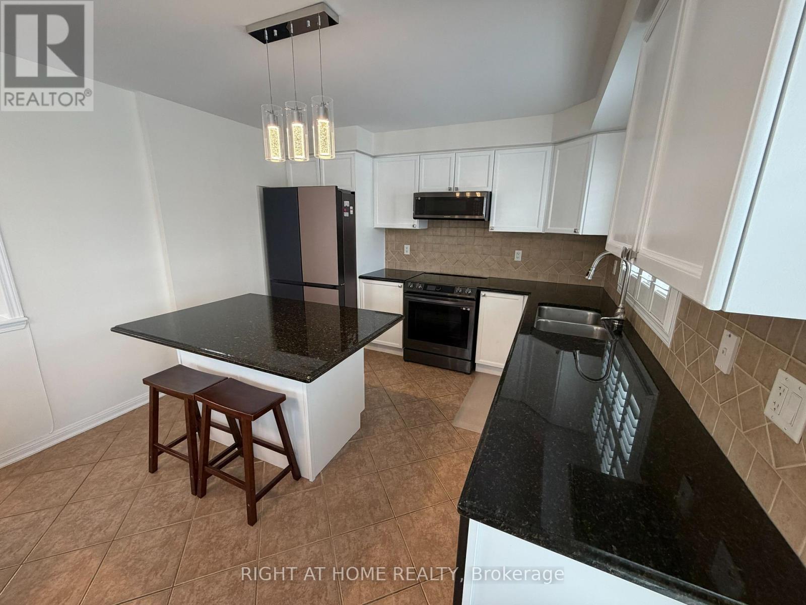 629 Scott Boulevard, Milton, Ontario  L9T 0P4 - Photo 12 - W12805102