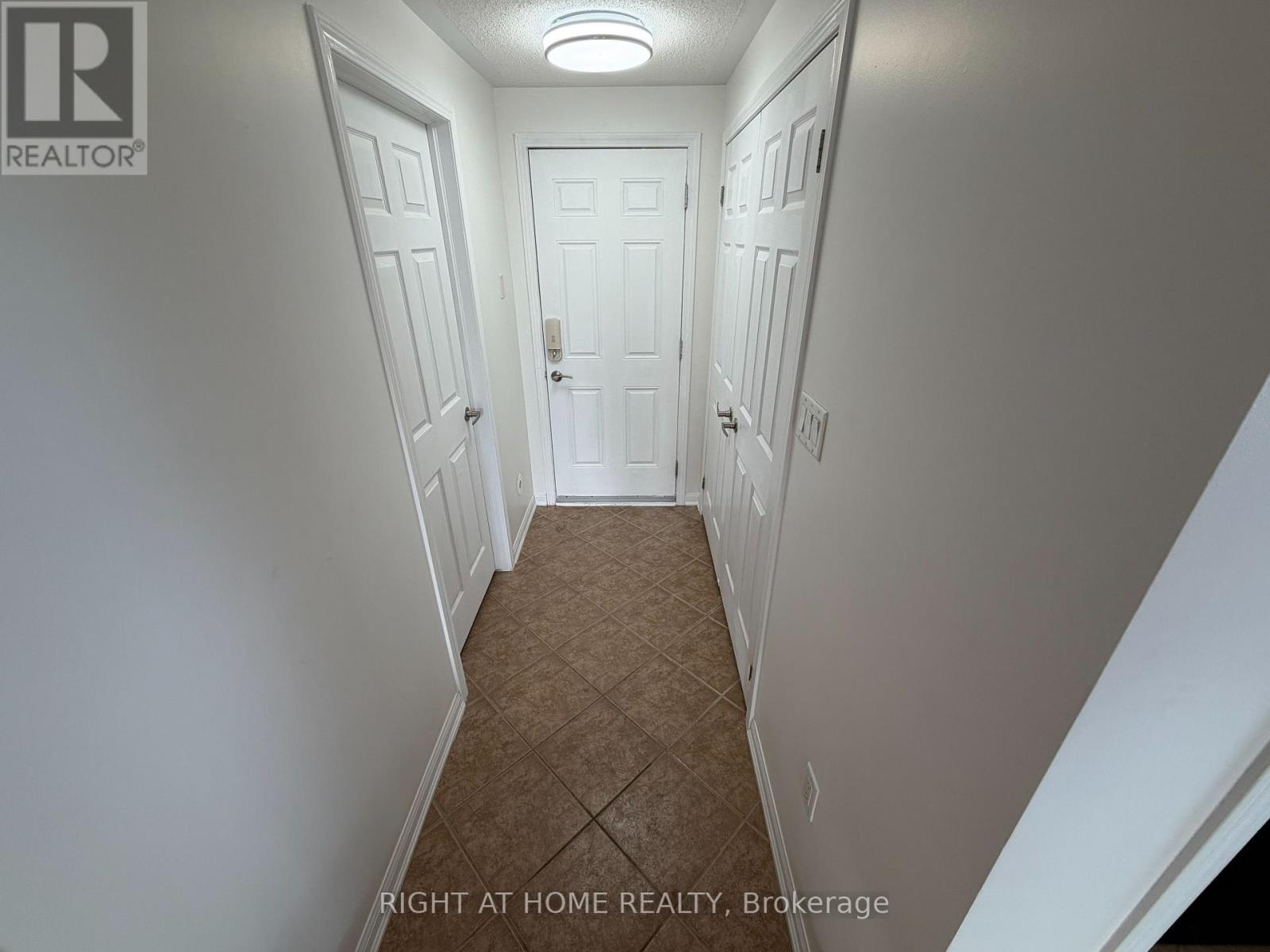 629 Scott Boulevard, Milton, Ontario  L9T 0P4 - Photo 4 - W12805102