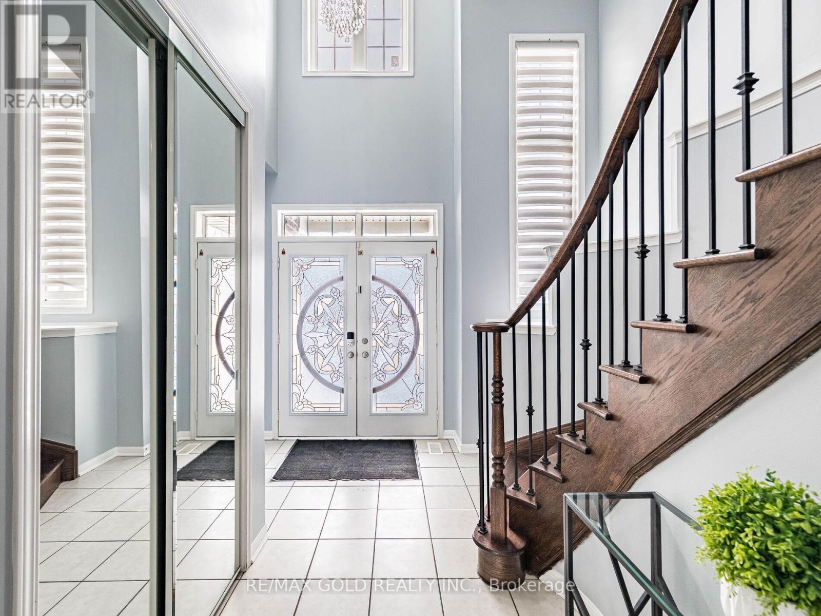 19 Killick Road, Brampton, Ontario  L7A 0Y6 - Photo 5 - W12805226