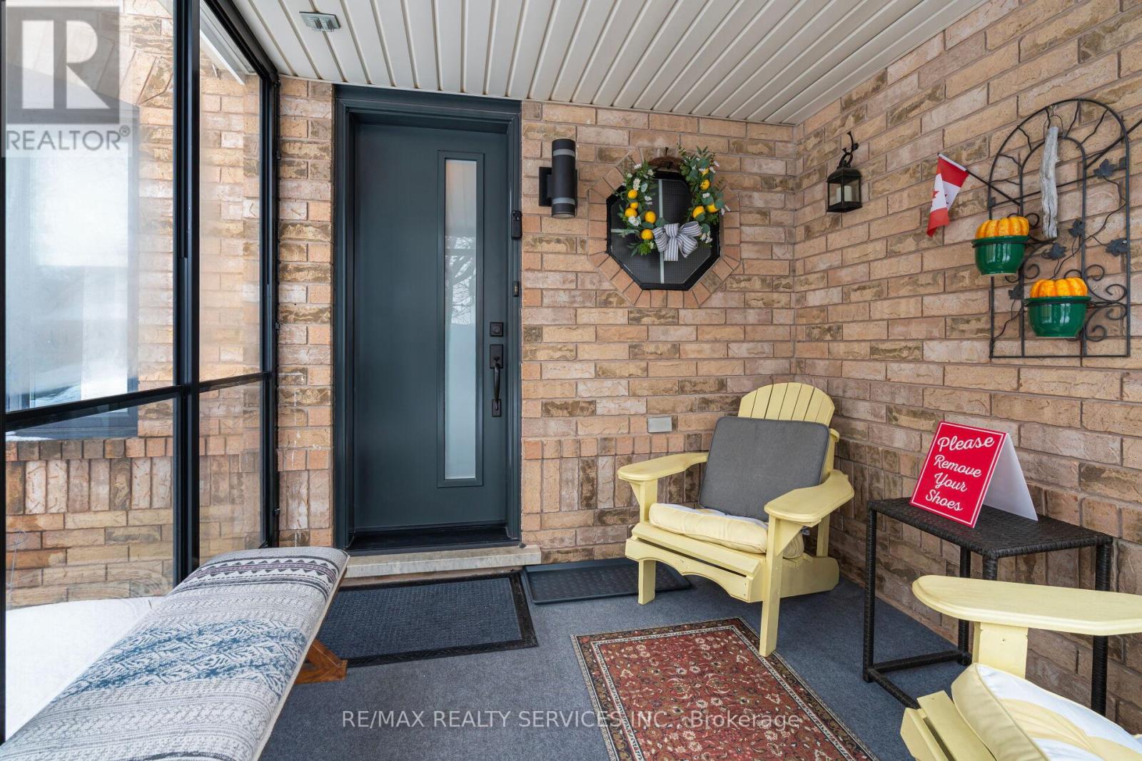 12 Thorpe Crescent, Brampton, Ontario  L7A 1P9 - Photo 3 - W12805236