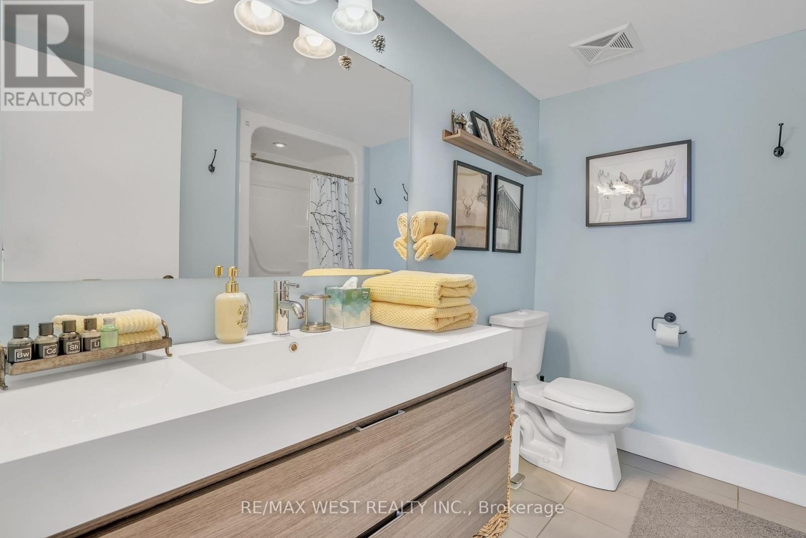 201 - 1 Tree Tops Lane, Huntsville, Ontario  P1H 1A9 - Photo 10 - X12805020