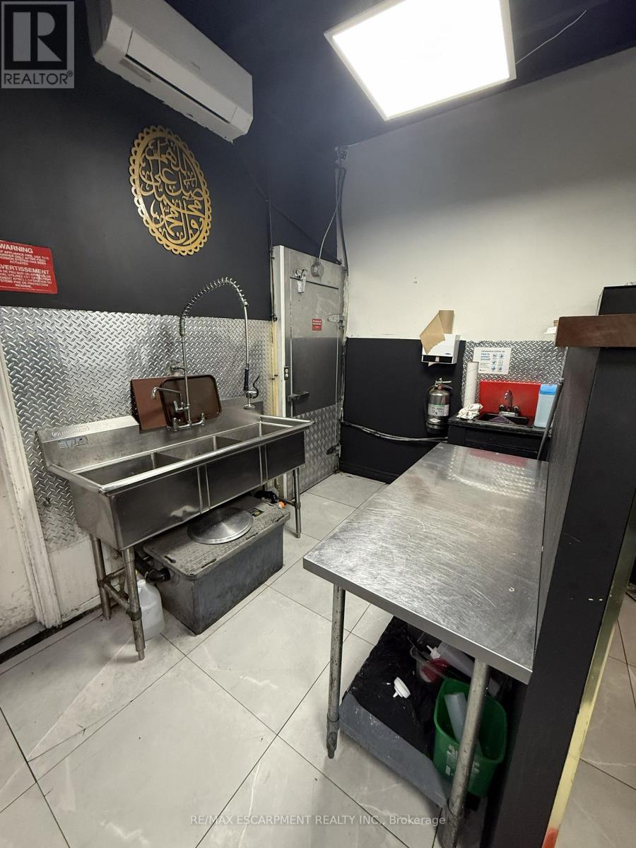 197 Locke Street S, Hamilton, Ontario  L8P 1B5 - Photo 18 - X12805060