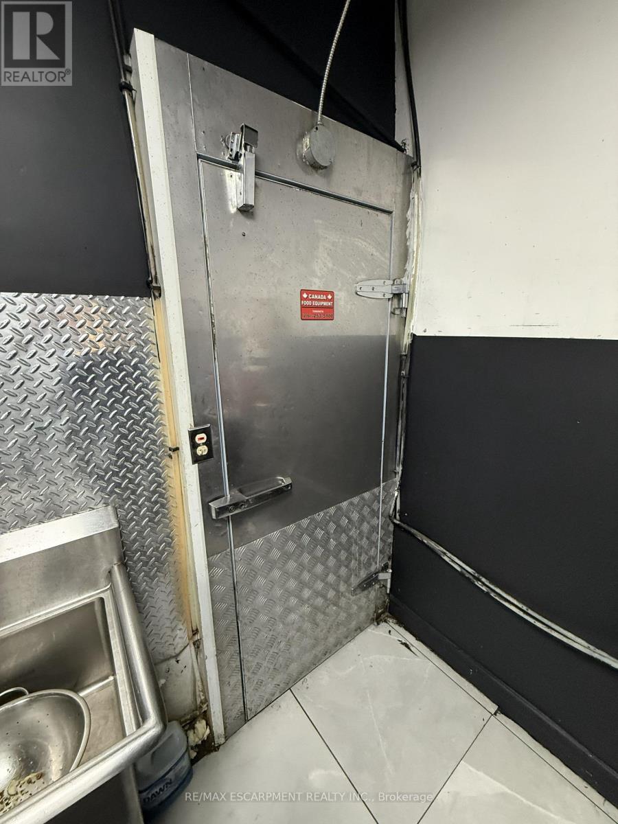 197 Locke Street S, Hamilton, Ontario  L8P 1B5 - Photo 19 - X12805060