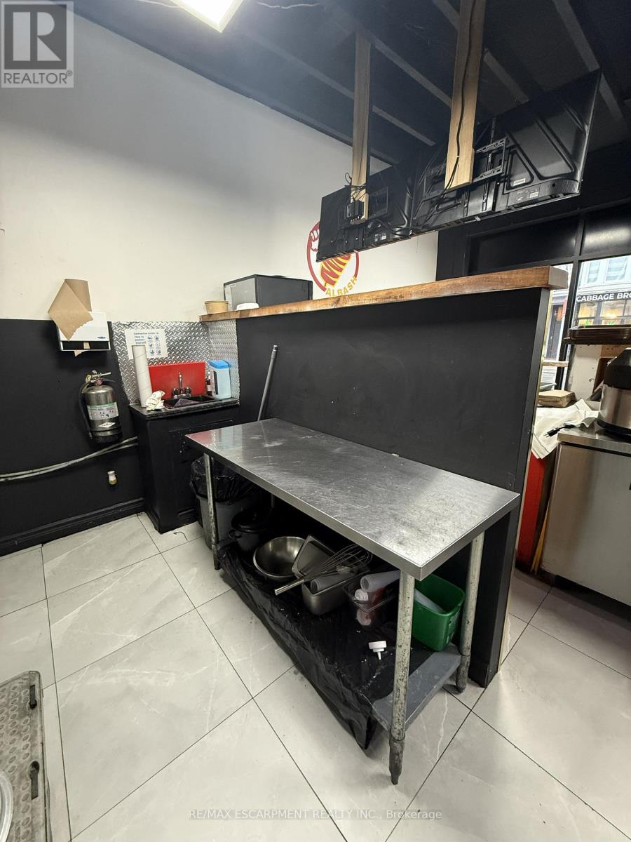 197 Locke Street S, Hamilton, Ontario  L8P 1B5 - Photo 7 - X12805060