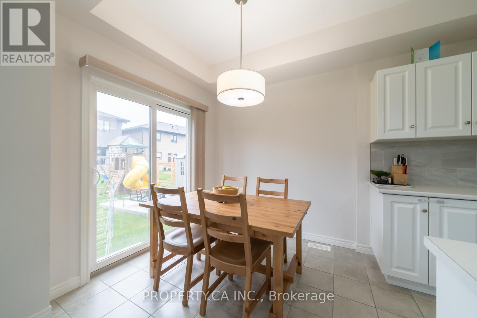 107 Dennis Drive, West Lincoln (Smithville), Ontario  L0R 2A0 - Photo 10 - X12805090