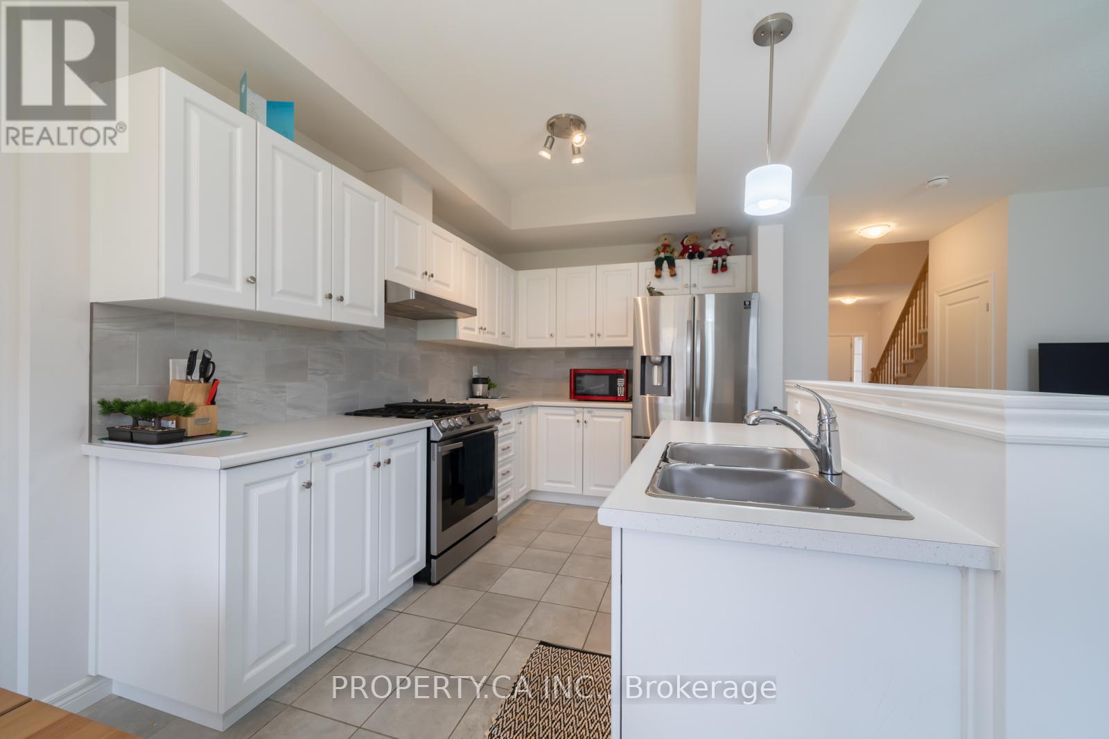 107 Dennis Drive, West Lincoln (Smithville), Ontario  L0R 2A0 - Photo 12 - X12805090