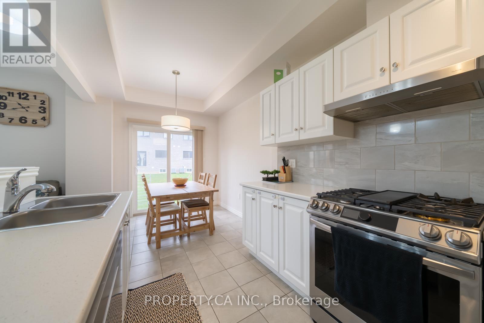 107 Dennis Drive, West Lincoln (Smithville), Ontario  L0R 2A0 - Photo 14 - X12805090