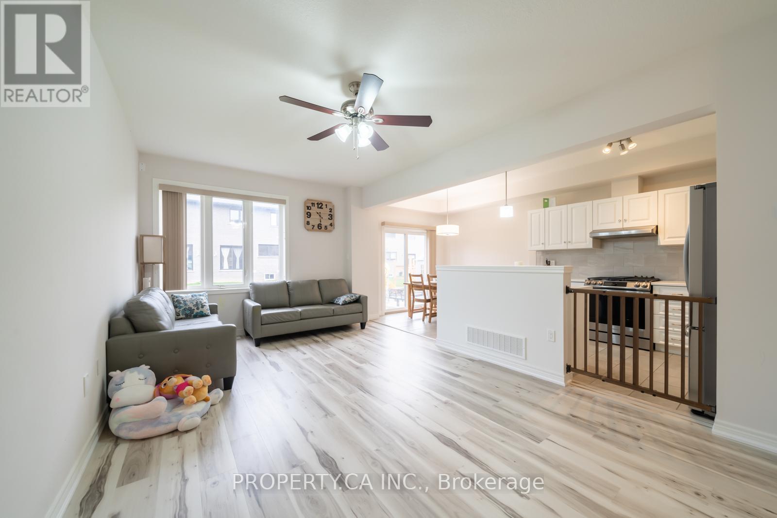 107 Dennis Drive, West Lincoln (Smithville), Ontario  L0R 2A0 - Photo 4 - X12805090