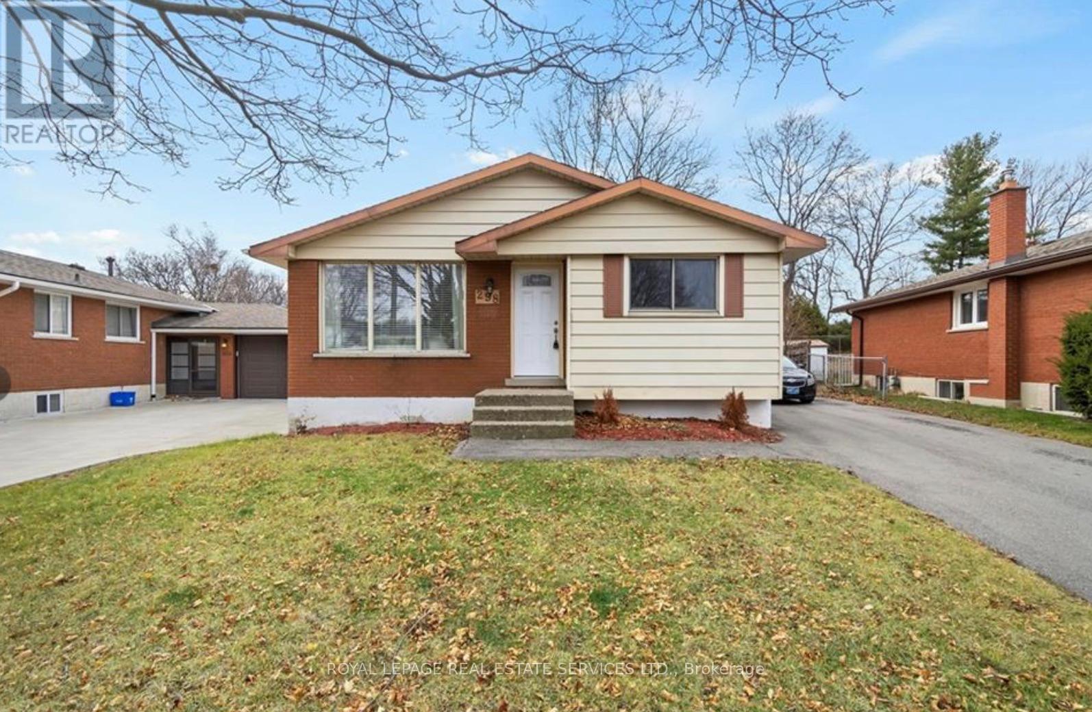 Main - 298 West 18th Street, Hamilton, Ontario  L9C 4H2 - Photo 2 - X12805116