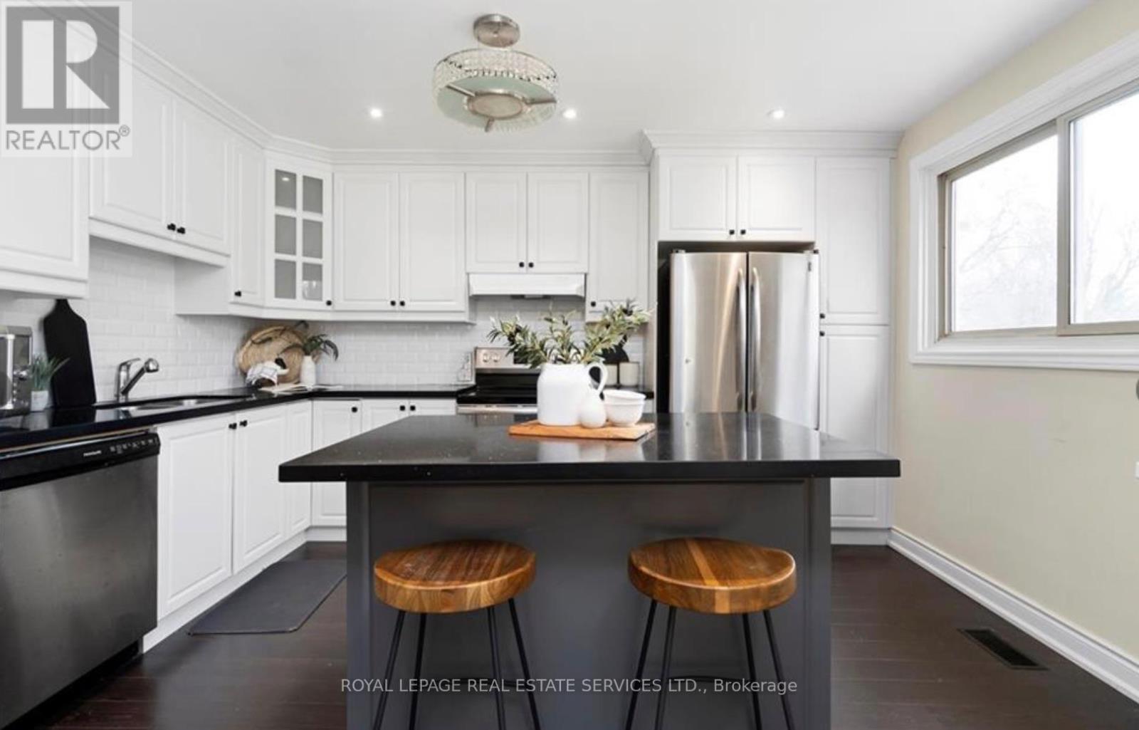 Main - 298 West 18th Street, Hamilton, Ontario  L9C 4H2 - Photo 8 - X12805116