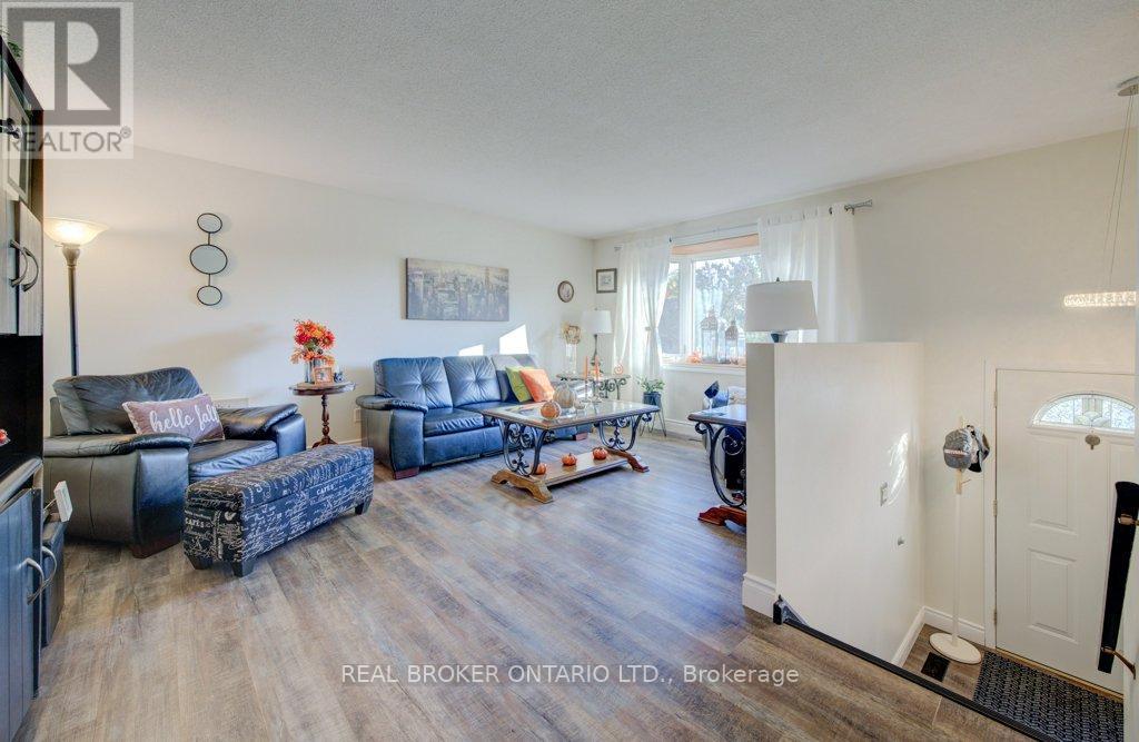 34 Willow Green Court, Kitchener, Ontario  N2N 1W6 - Photo 2 - X12805160