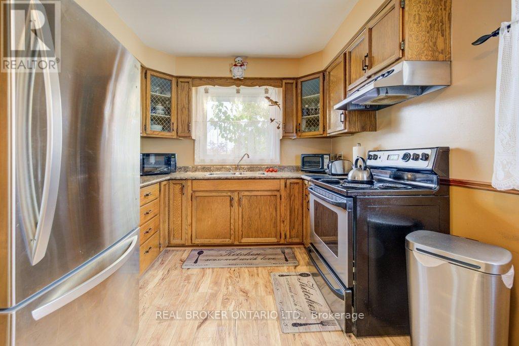 87 Southwood Drive, Cambridge, Ontario  N1S 3S3 - Photo 10 - X12805200