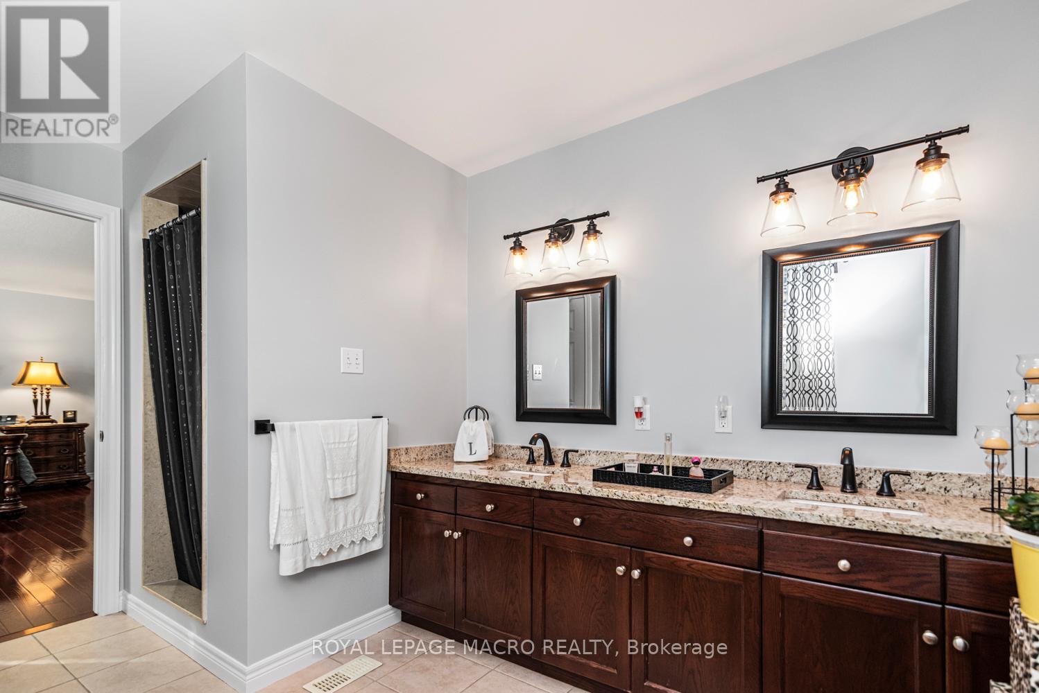 102 Erika Crescent, Hamilton, Ontario  L8W 0A2 - Photo 18 - X12805208