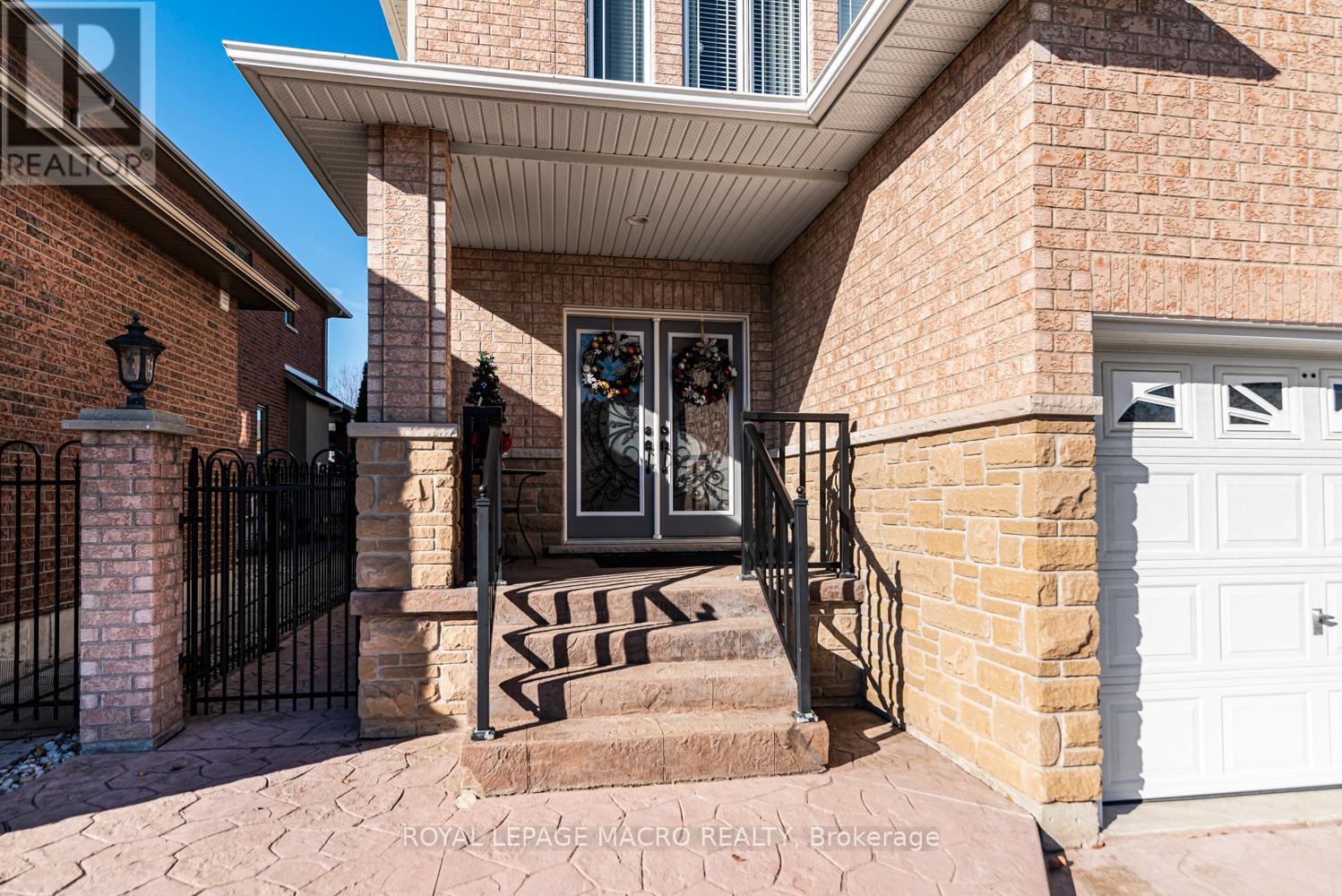 102 Erika Crescent, Hamilton, Ontario  L8W 0A2 - Photo 2 - X12805208