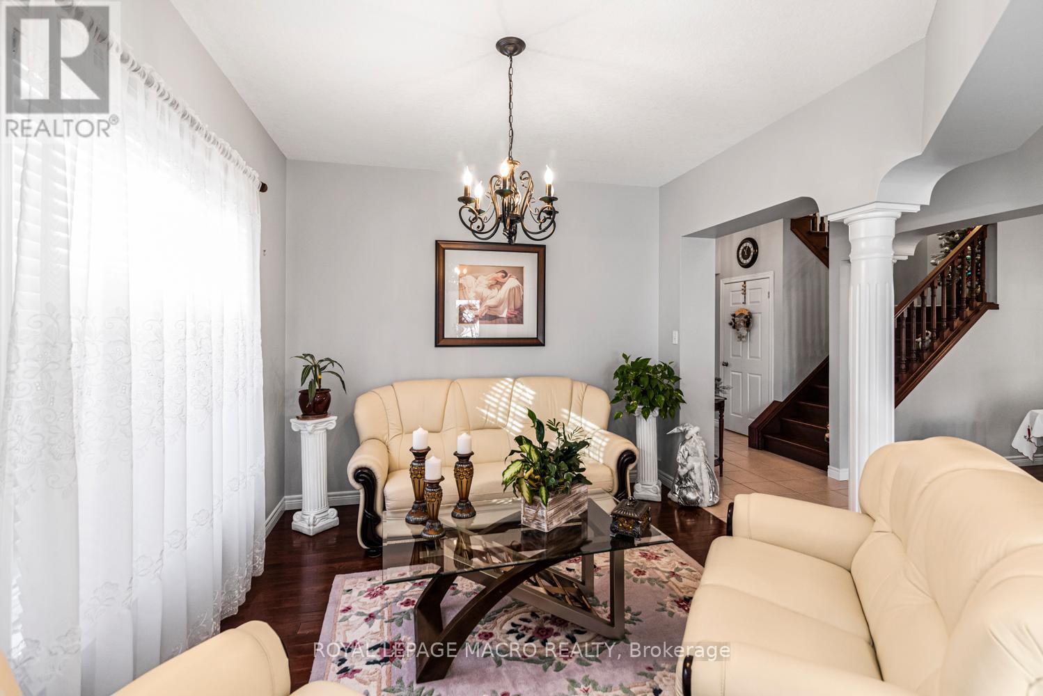 102 Erika Crescent, Hamilton, Ontario  L8W 0A2 - Photo 4 - X12805208