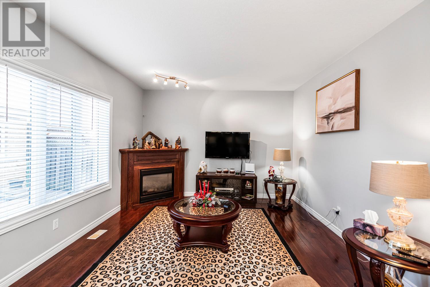 102 Erika Crescent, Hamilton, Ontario  L8W 0A2 - Photo 8 - X12805208