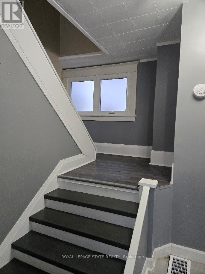 4789 St Clair Avenue, Niagara Falls, Ontario  L2E 3T2 - Photo 6 - X12805222