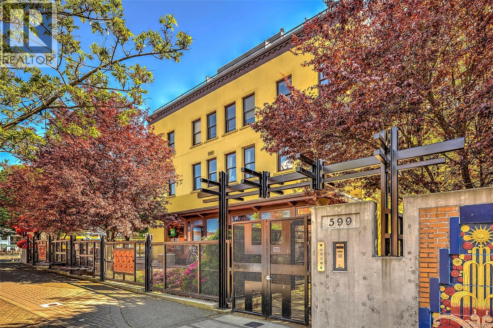 214 599 Pandora Ave, Victoria, British Columbia  V8W 1N5 - Photo 1 - 1026167