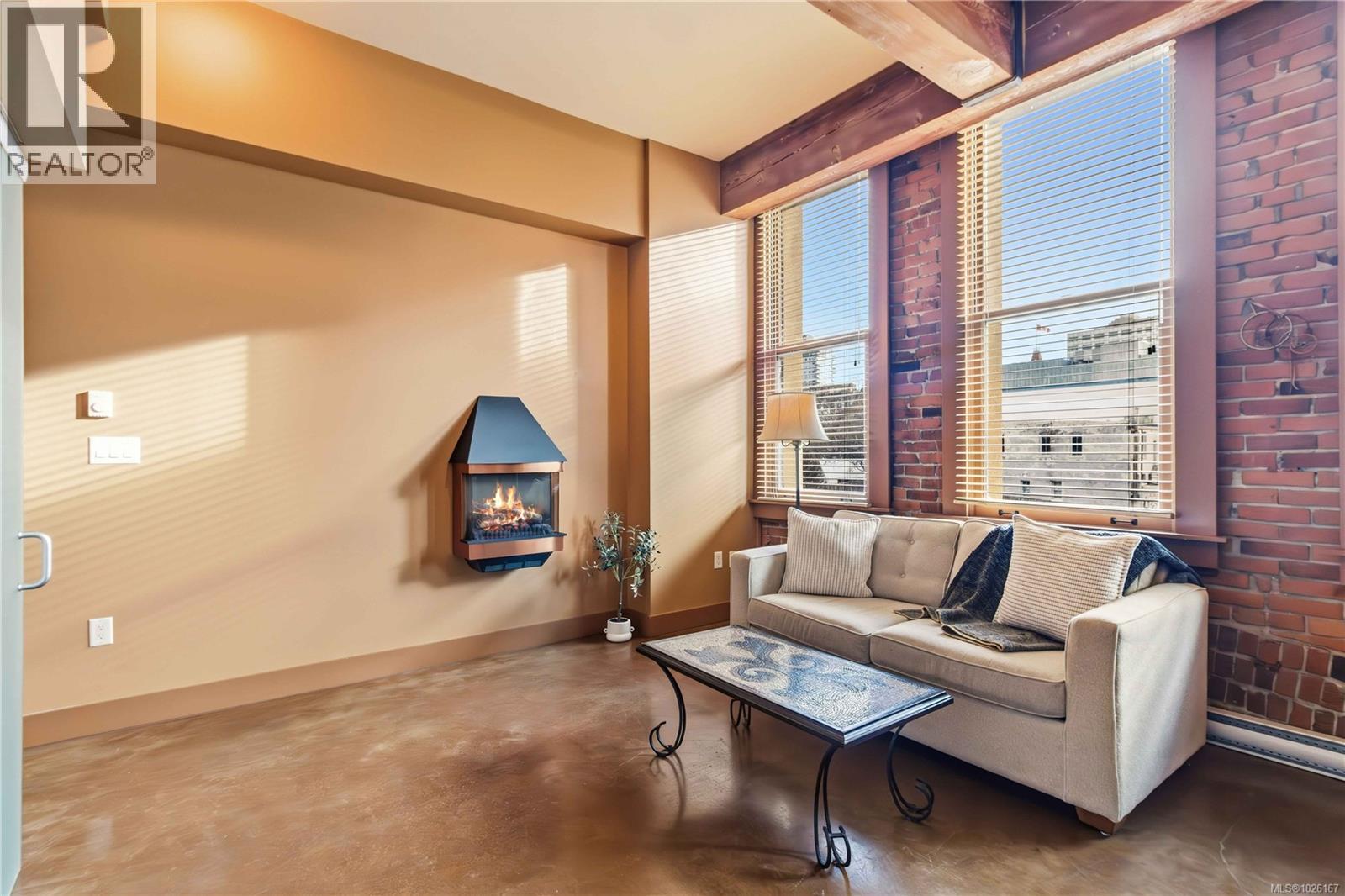 214 599 Pandora Ave, Victoria, British Columbia  V8W 1N5 - Photo 3 - 1026167