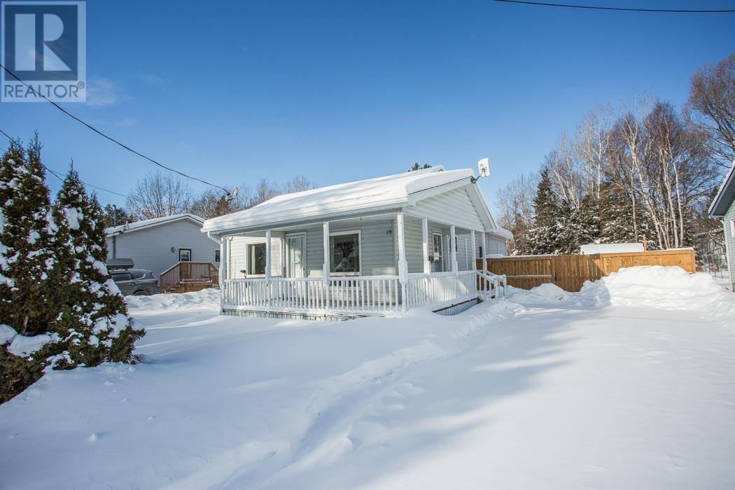 18 Tarbutt St, Bruce Mines, Ontario P0R 1C0 - Photo 2 - SM260036