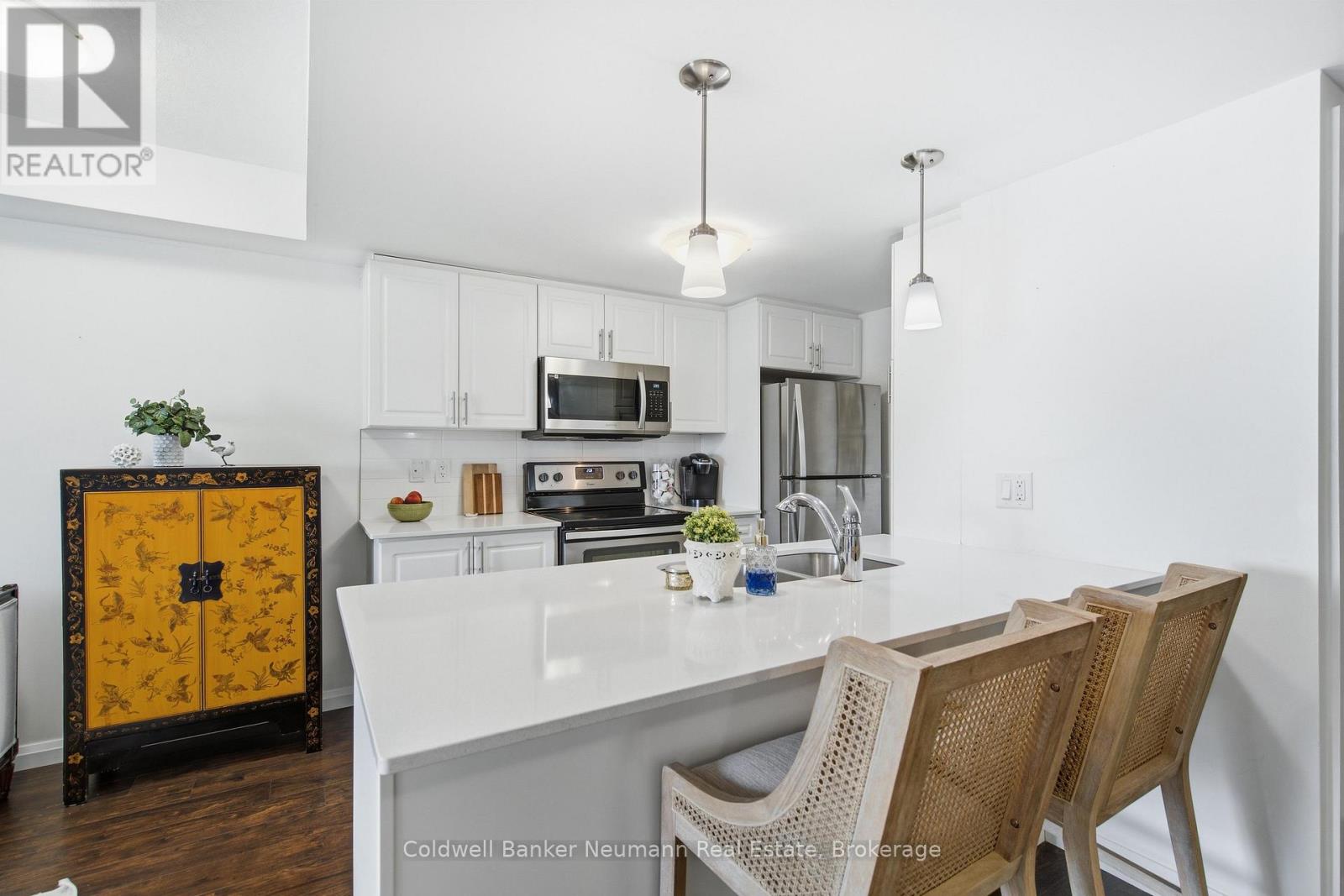 302 - 17 Kay Crescent, Guelph (Pineridge/westminster Woods), Ontario  N1L 0P1 - Photo 6 - X12805282