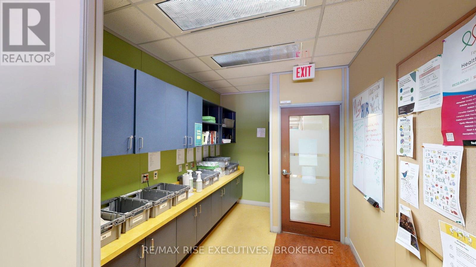 503 - 49 Place D' Armes, Kingston (East Of Sir John A. Blvd), Ontario  K7K 6E1 - Photo 11 - X12805316