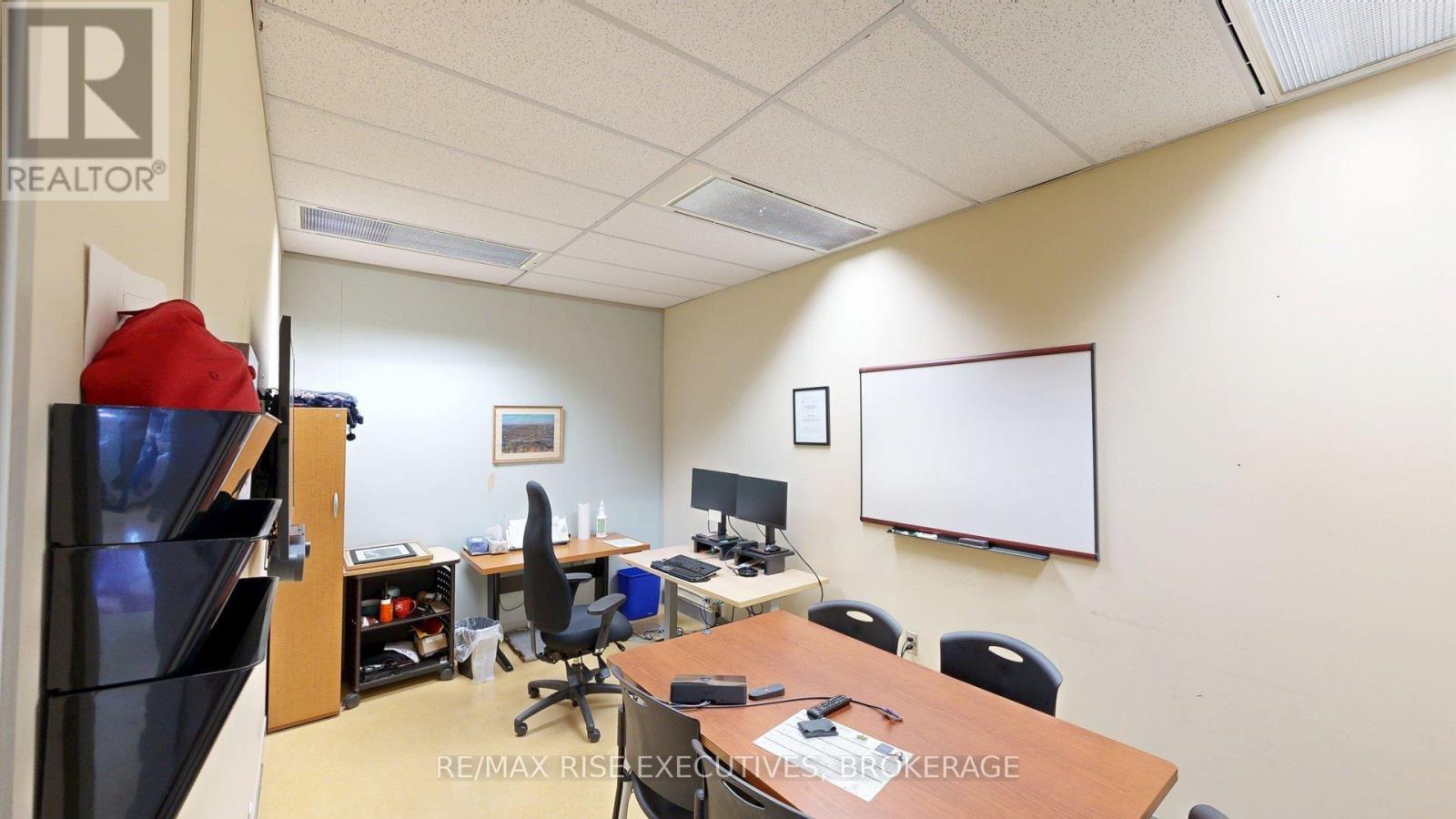 503 - 49 Place D' Armes, Kingston (East Of Sir John A. Blvd), Ontario  K7K 6E1 - Photo 12 - X12805316