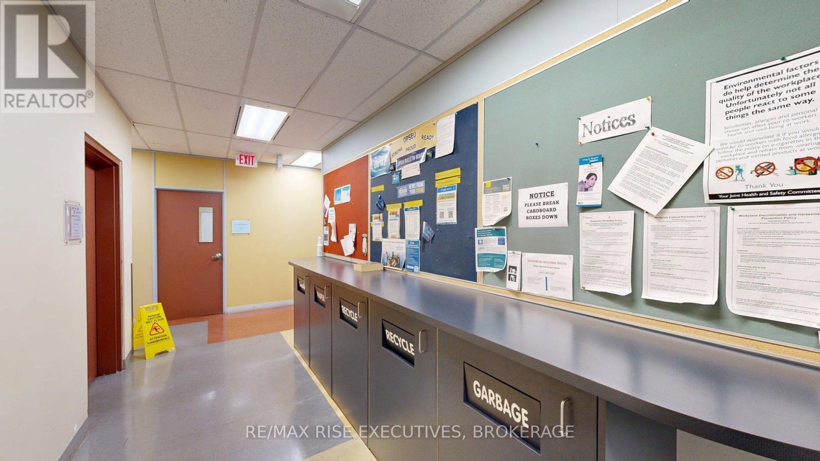 503 - 49 Place D' Armes, Kingston (East Of Sir John A. Blvd), Ontario  K7K 6E1 - Photo 13 - X12805316