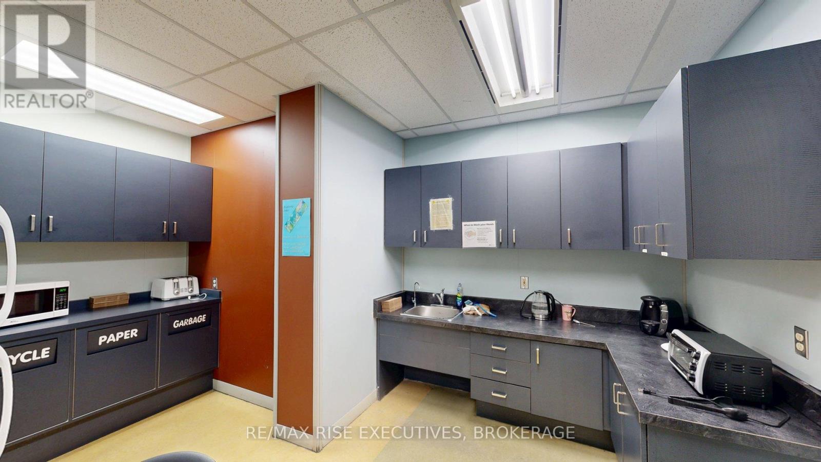 503 - 49 Place D' Armes, Kingston (East Of Sir John A. Blvd), Ontario  K7K 6E1 - Photo 14 - X12805316