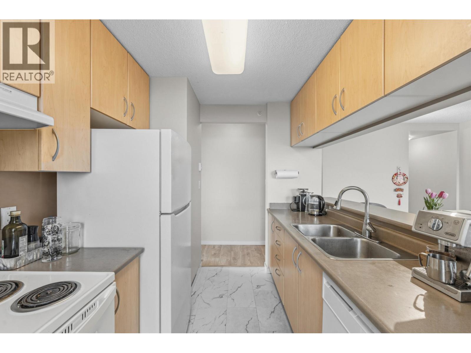 1703 3663 Crowley Drive, Vancouver, British Columbia  V5R 6H4 - Photo 12 - R3091570