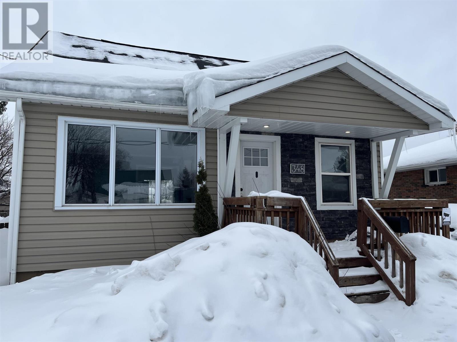 348 First Ave, Sault Ste. Marie, Ontario P6C 4P1 - Photo 1 - SM260325