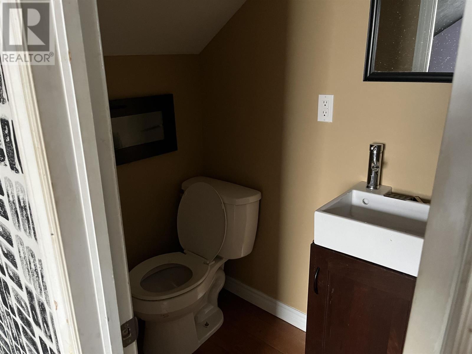 348 First Ave, Sault Ste. Marie, Ontario P6C 4P1 - Photo 10 - SM260325