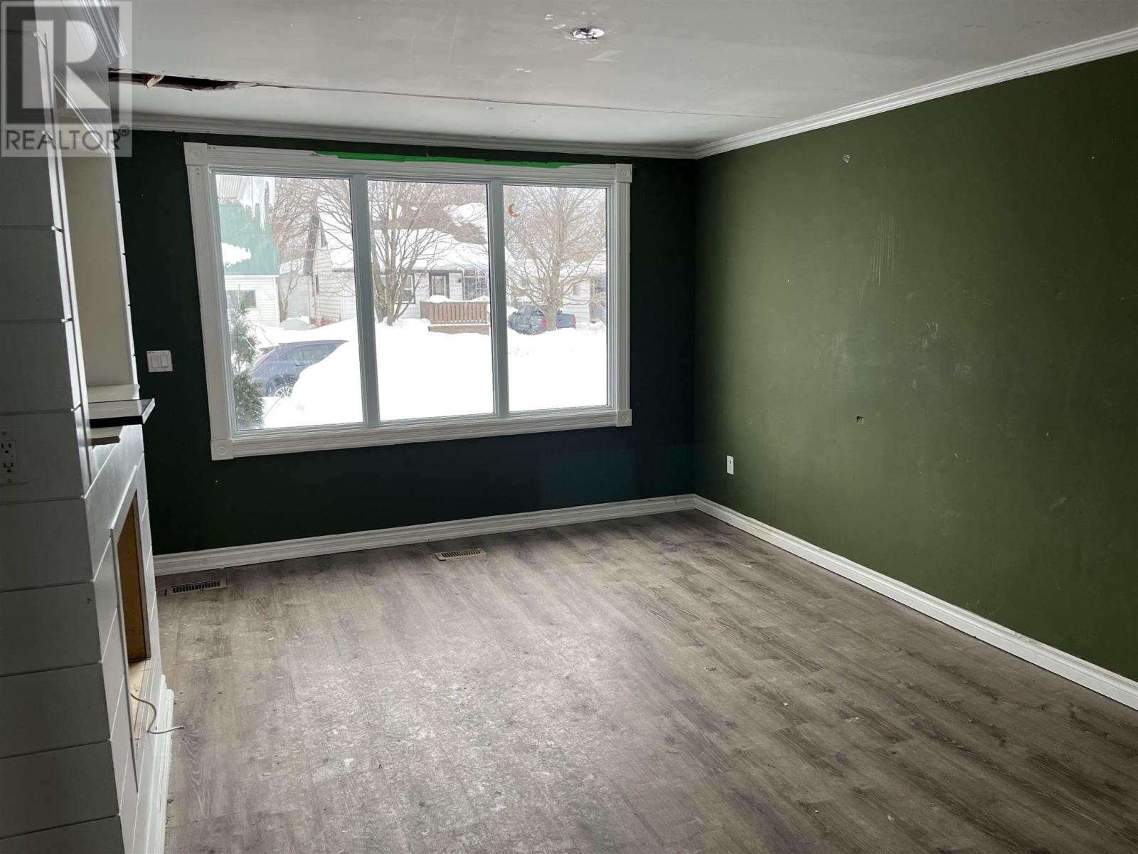 348 First Ave, Sault Ste. Marie, Ontario P6C 4P1 - Photo 3 - SM260325