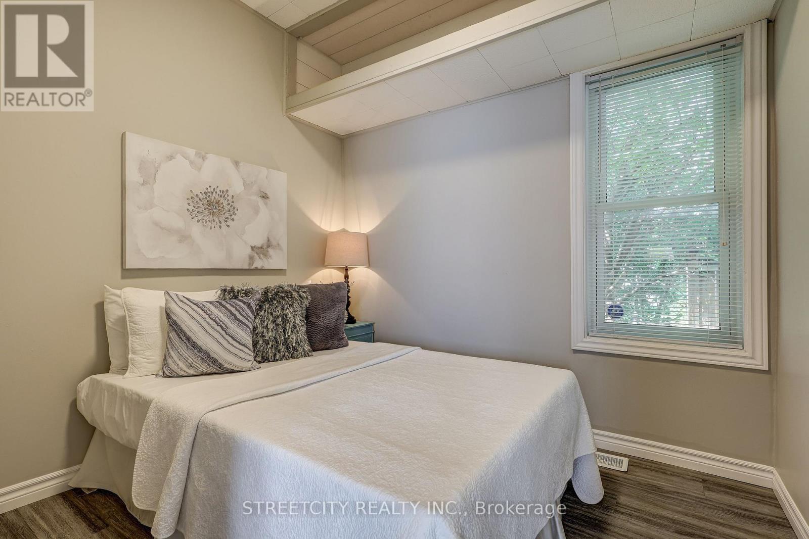 12 Cavendish Crescent, London North, Ontario  N6H 1A2 - Photo 17 - X12805350