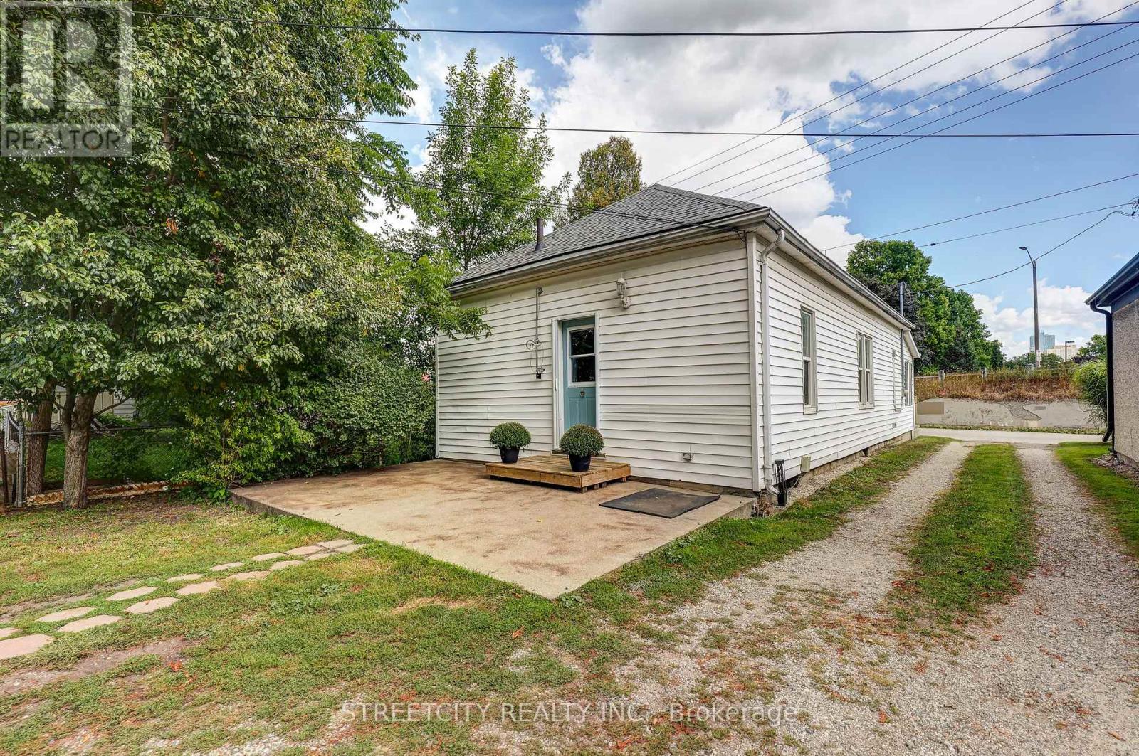 12 Cavendish Crescent, London North, Ontario  N6H 1A2 - Photo 29 - X12805350