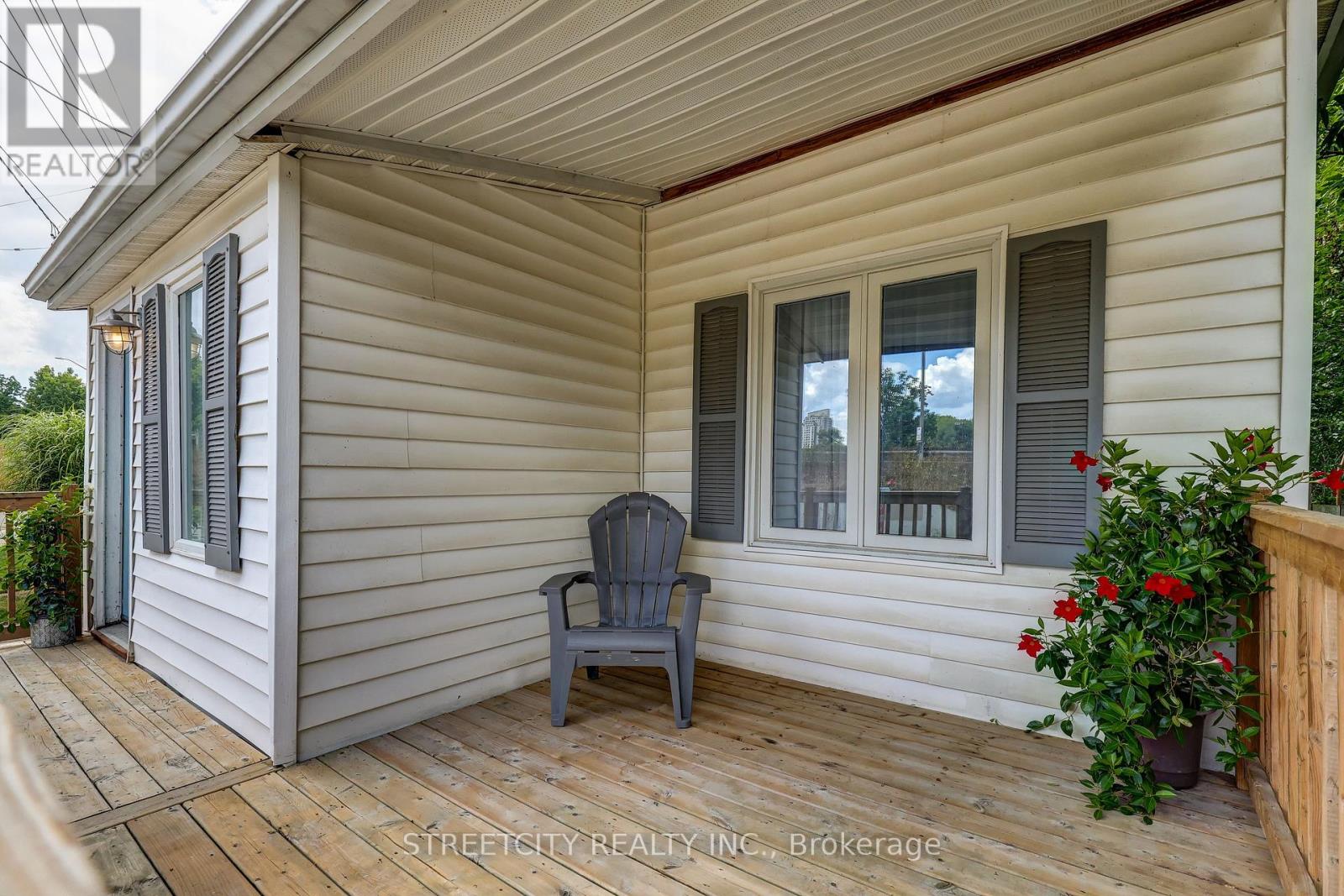 12 Cavendish Crescent, London North, Ontario  N6H 1A2 - Photo 3 - X12805350